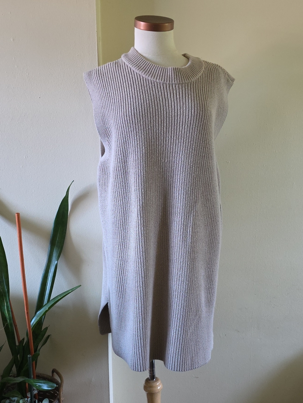H&M Sleeveless Knit Tunic in Light Beige - XL